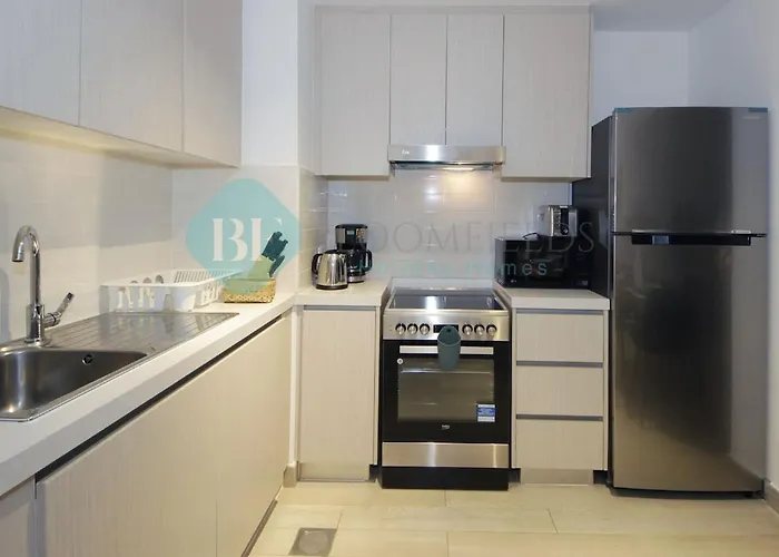 Bloomfields 1Br Canal View In Waters Edge Yas